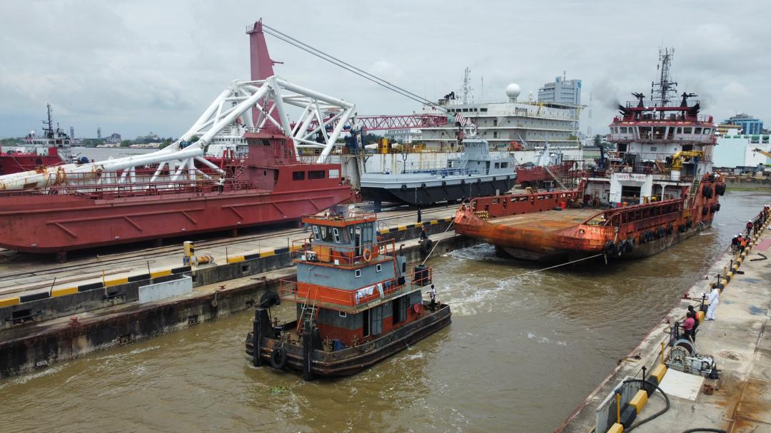 Undocking of MV STARK and TMC EVOLUTION